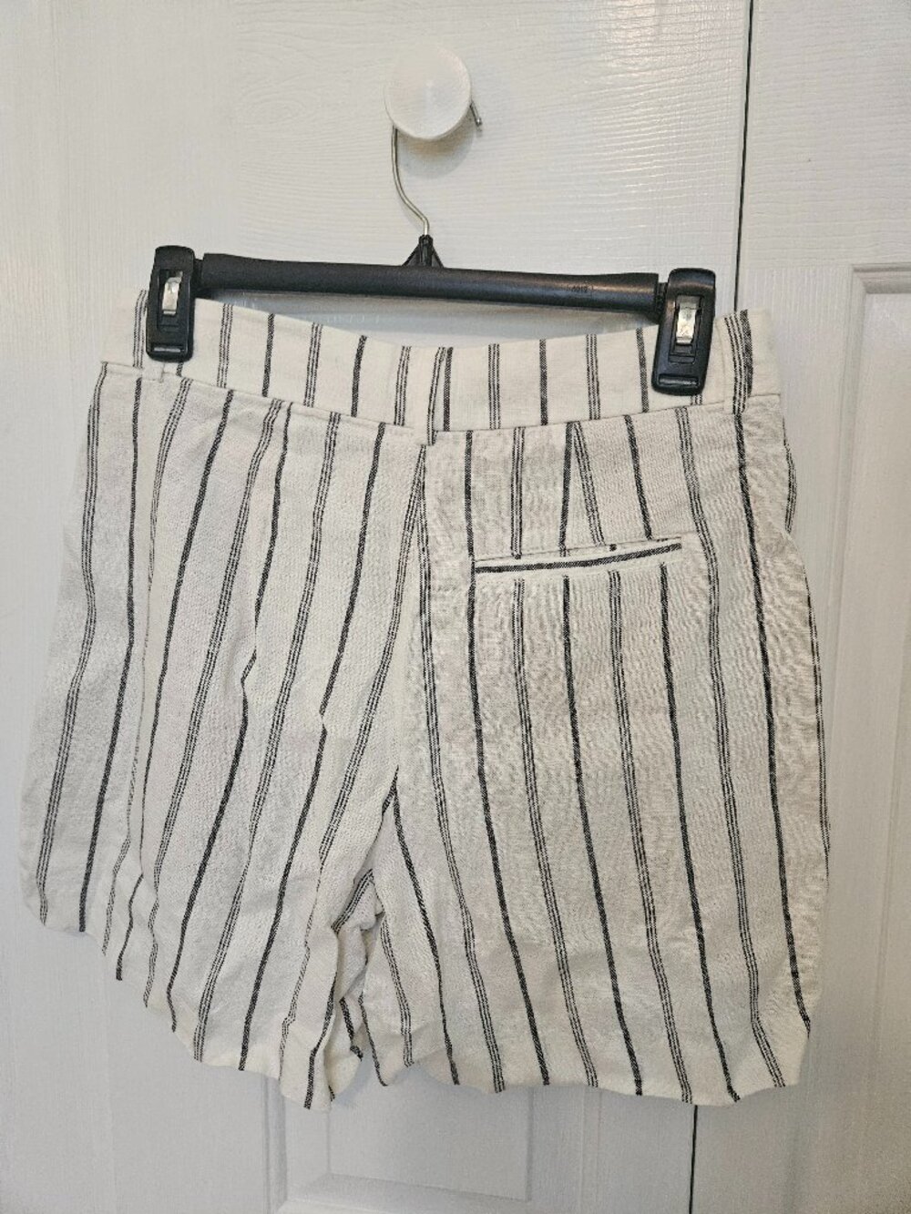 Old Navy Taylor Extra High-Rise White Black Striped Shorts Size XS NWT